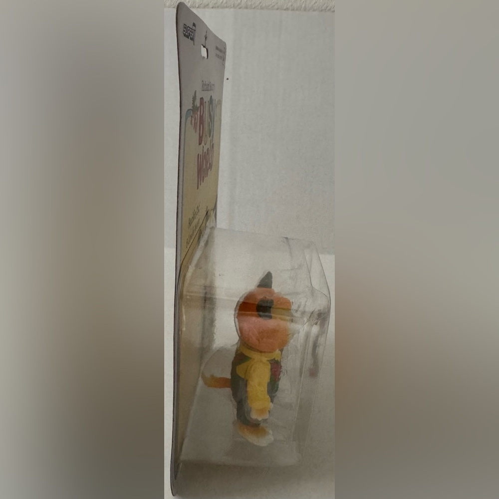 Super7 Richard Scarry's Busy World Huckle Cat & Lowly Worm ReAction Figure - Picture 5 of 9